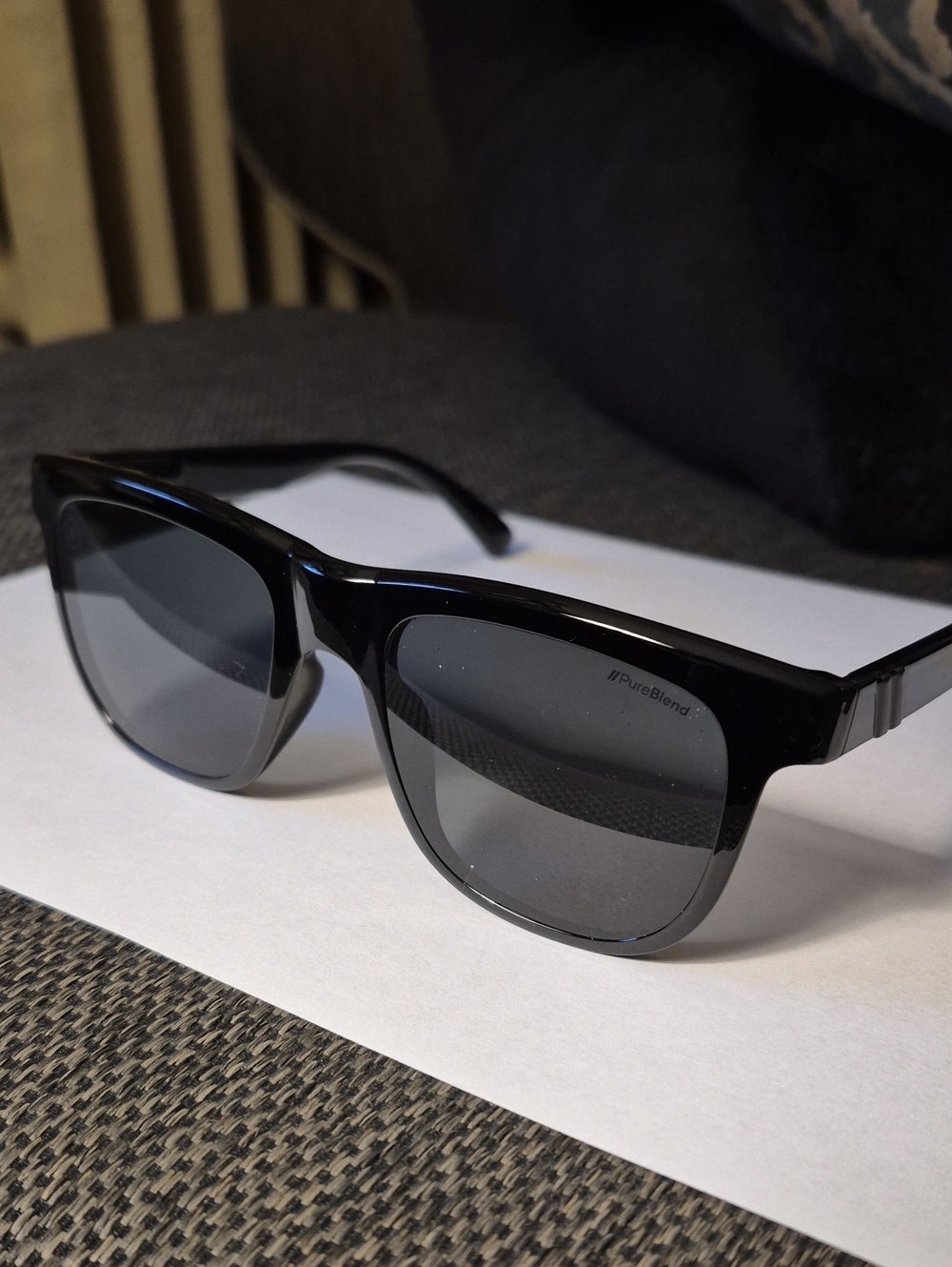 BLENDERS "SHADOW CRUÌSE" Classic Black Sunglasses with Dark Gray Lenses